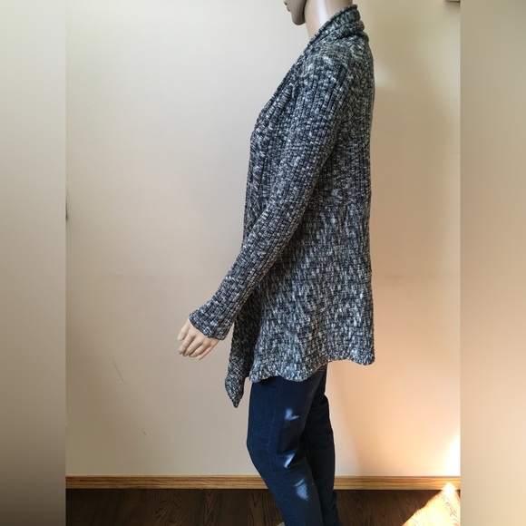 Dressbarn - Picture 2 of 3